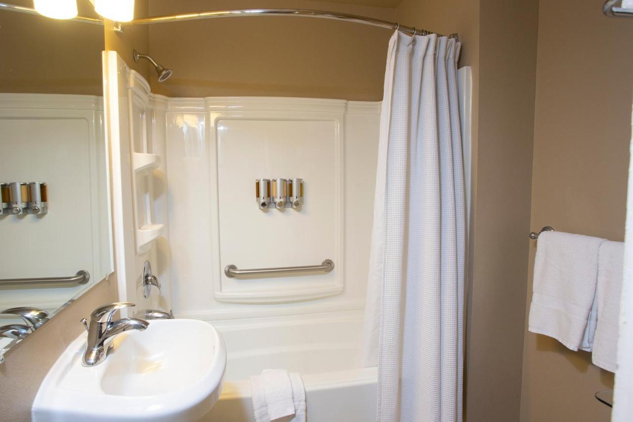 Hotel Lakeshore Lake Oswego